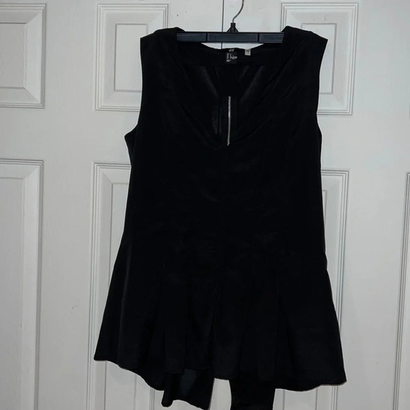 H&M black VNeck peplum sleevesless blouse with zipper back detail  Sz 12 - Picture 1 of 11
